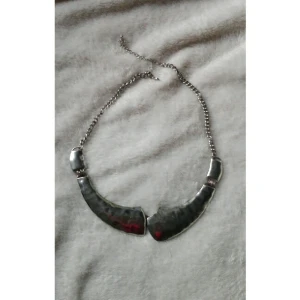  - silver halsband