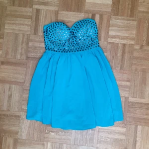  - Använd ca 2 gånger, färgen är som på bild 2, 