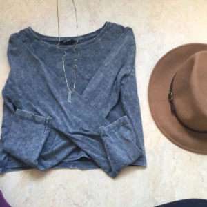  - Super snygg crop top från Monki
Säljer pga fel storlek