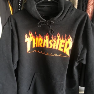 Thrasher hoddie  - Säljer thrasher hoodie i stel M. Använd men i fint skick. 