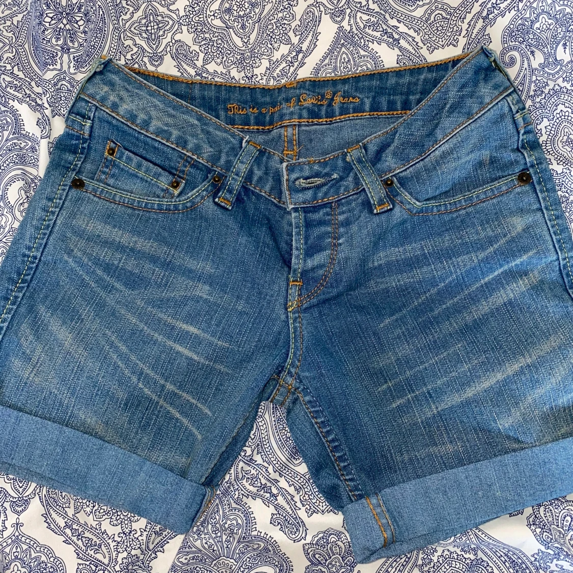 Levis shorts i 25/29 - 90