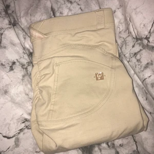 Freddy pants  - Freddypants från mm sport, knappt andvända och nu pris runt 1000kr ❤️ köparen står för frakten på 42kr