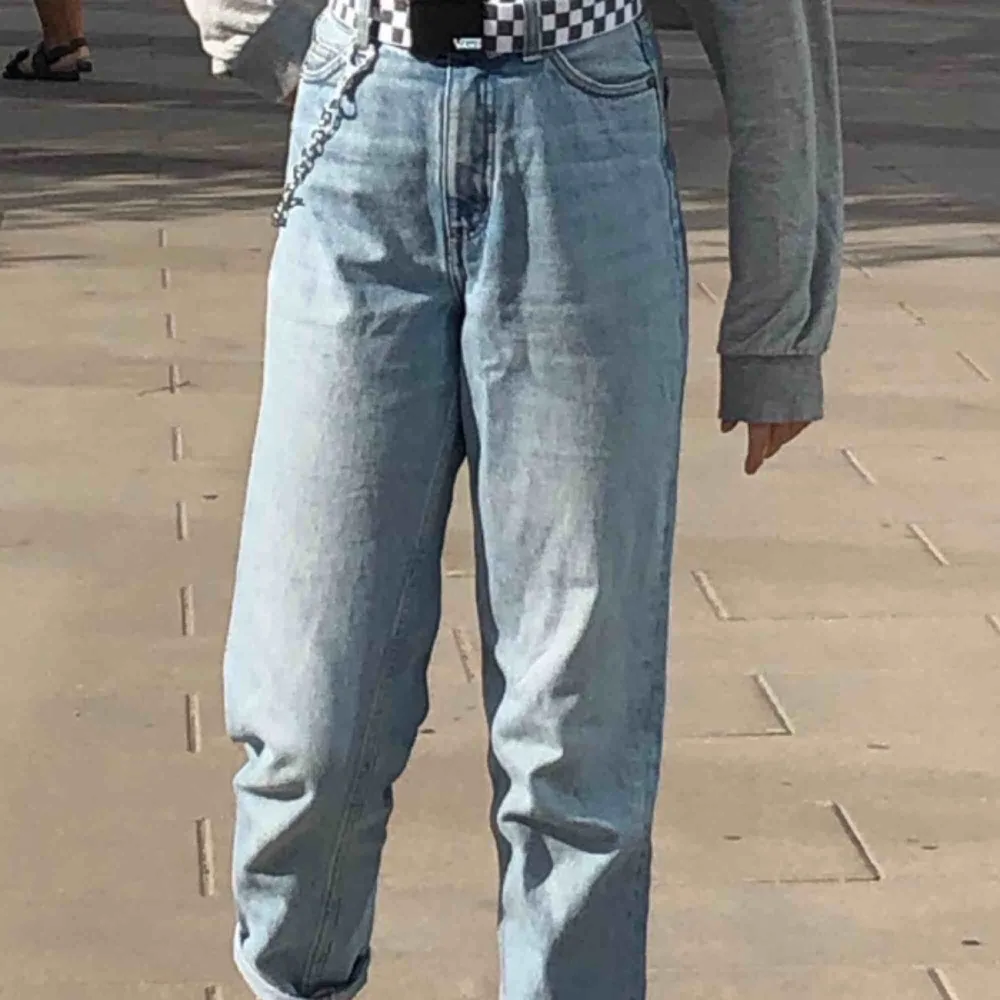 Fina mom jeans! Så coola och trendiga.👖. Jeans & Byxor.