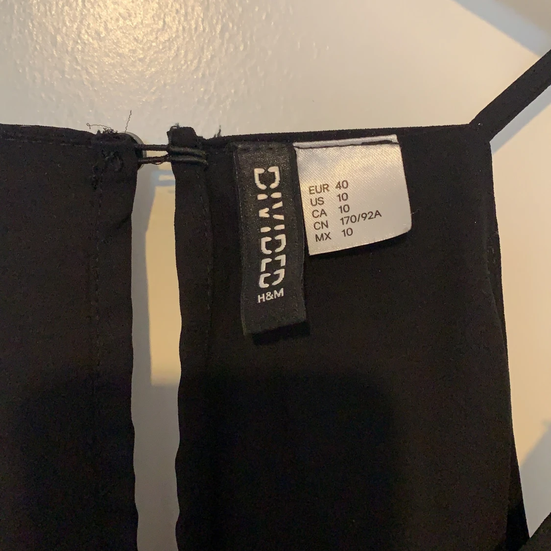 Fin klänning med volanger strl 40 - 90