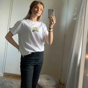  - Säljer min älskade hov1 T-shirt pågrund av att jag inte får användning av den!  120kr eller bud! 🦋💘✨💜