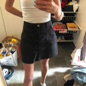  - Snygg kjol från H&M, 163kr inklusive frakt. Storlek 36