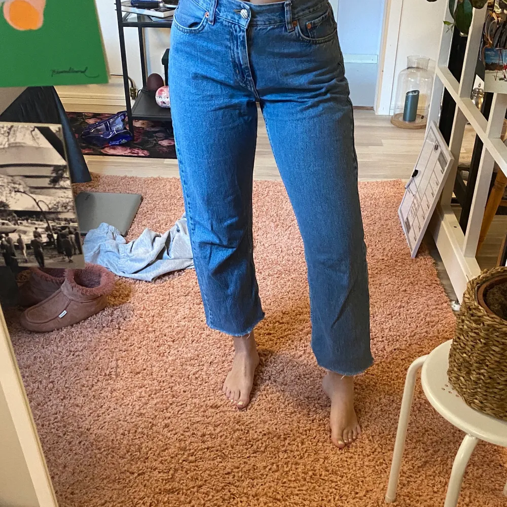 Snygga jeans från Junkyard, väldigt bra skick, strl 28! Kan mötas upp i sthlm annars får köpare stå för frakten💕 . Jeans & Byxor.