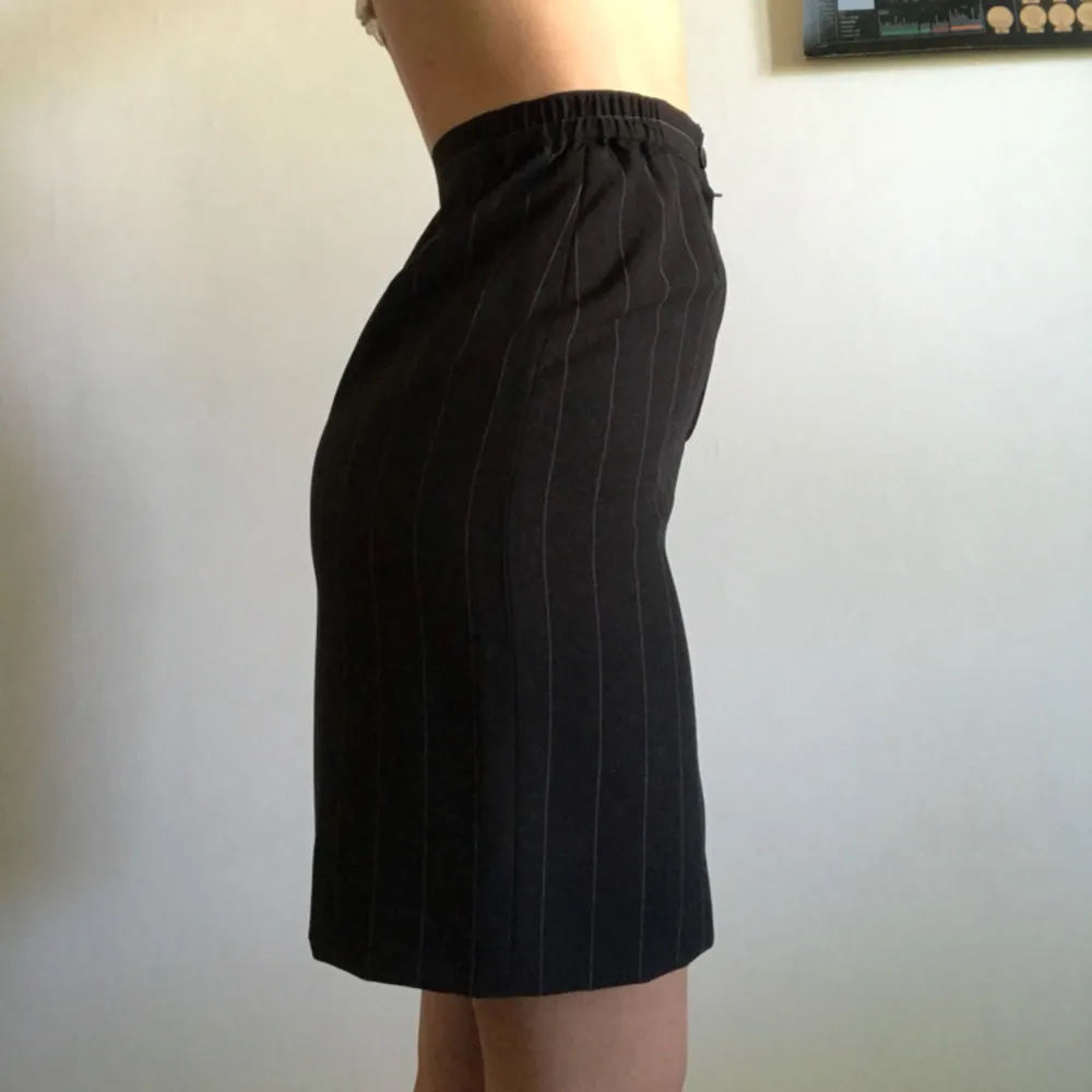 Snygg kjol från humana som jag aldrig använt. Väldigt skön och sitter bra. Köparen står för frakt. . Kjolar.