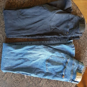  - Snygga jeans från Lager 157. Sälja pgv för små. 100kr /st eller 200kr för båda. Såklart kan priset diskuteras!😀