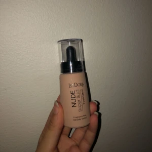  - Aldrig anvönd foundation. Färgen 09 nude sand