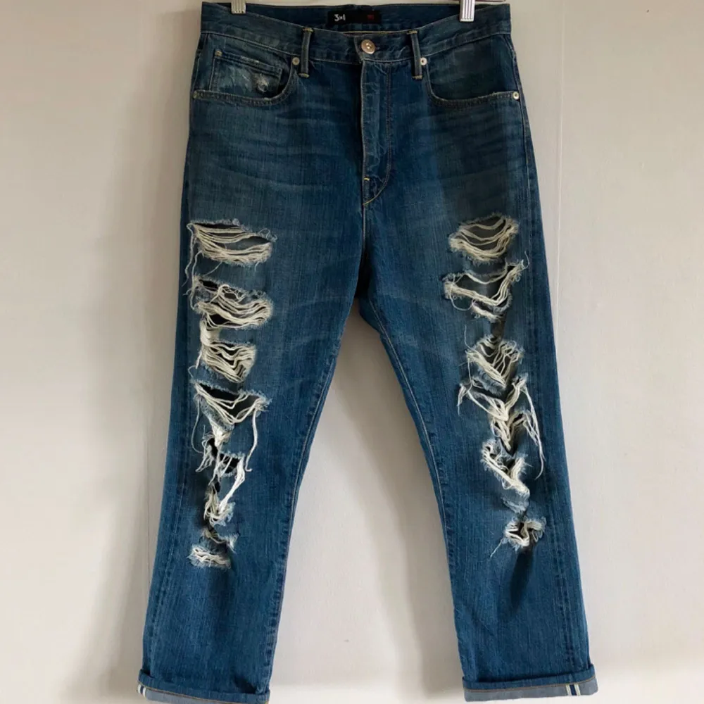 3x1 jeans. Tillverkade i butiken i NYC, av bästa denimkvalité. Passar person som är mellan 1.58 -1.65. Köparen står för frakt.. Jeans & Byxor.