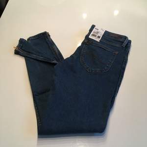 Lee Scarlett Cropped jeans helt ny strl 28/33   (Kan tänka mig o bytas mot 29/32 eller 30/32 