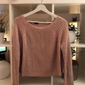 - Ljusrosa stickad tröja från Brandy Melville.