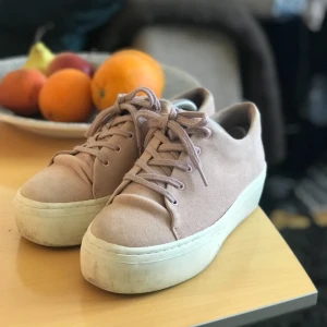  - Inte tvättat de innan jag tog foto. Använda fåtal gånger. Kommer aldrig riktigt till användning.  Värde: 1250 kr