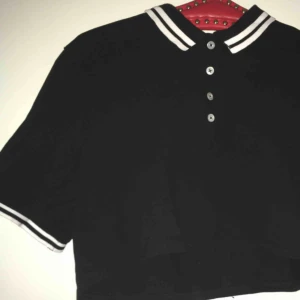  - Mag-skjorta typ, är i bra skick och är skön att ha på sig. 