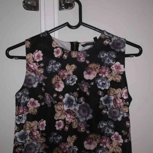  - Fint linne med dragkedja i bra kvalitet & bra material, frakt tillkommer<3