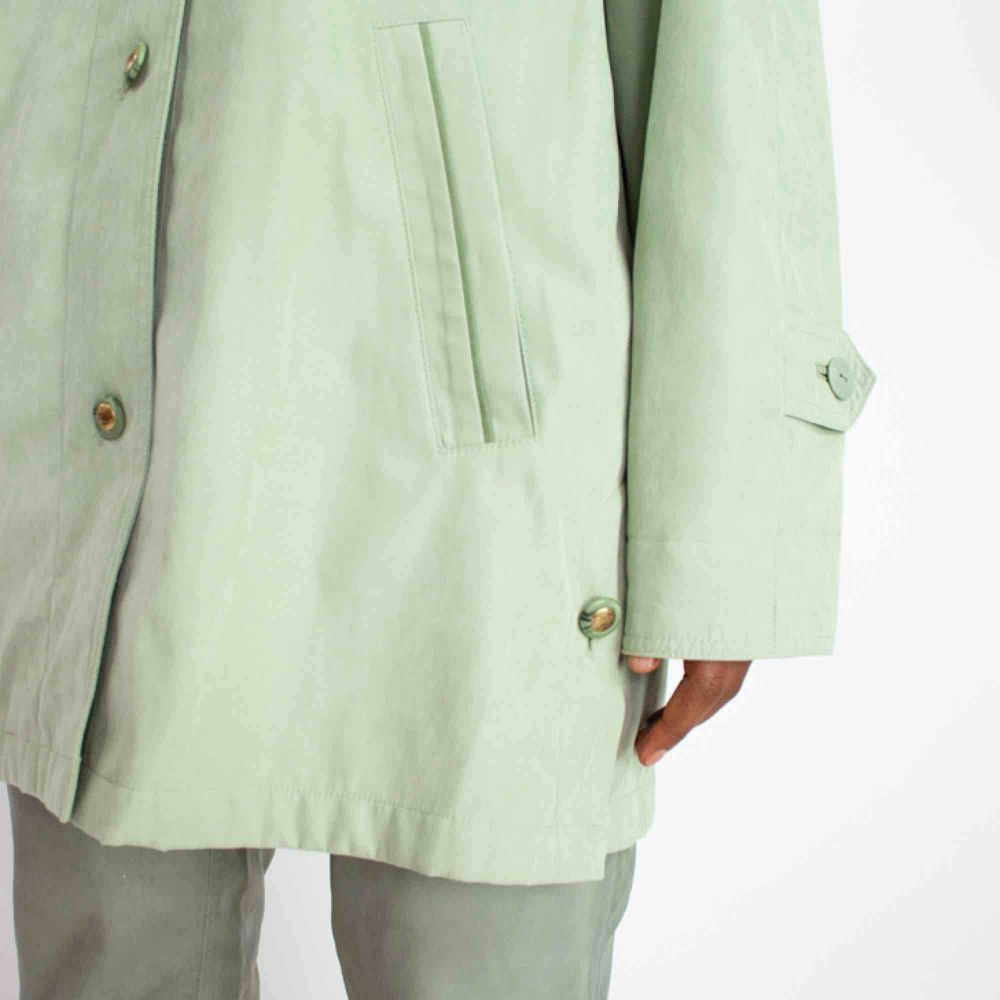 Vintage ca 90s shell oversized jacket coat in mint green SIZE Label: 34 etc., fits best XS-M Model: 169/S Measurements (flat): Length: 82 cm Pit to pit: 55 cm Sleeve inseam: 46 cm. Jackor.