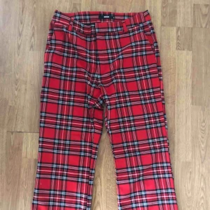  - Byxor från bikbok. Storlek M. 