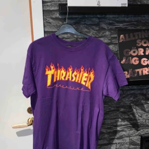 - Thrashertröja som knappt är använd. Köparen står för frakten.