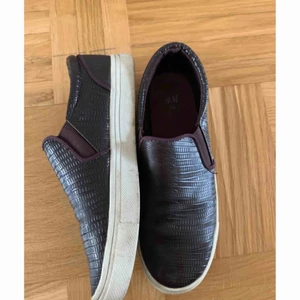  - Slip in skor från hm  Använda med gott skick 