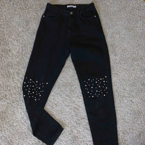  - Snygga jeans från na-kd, varsamt använda i bra skick! 