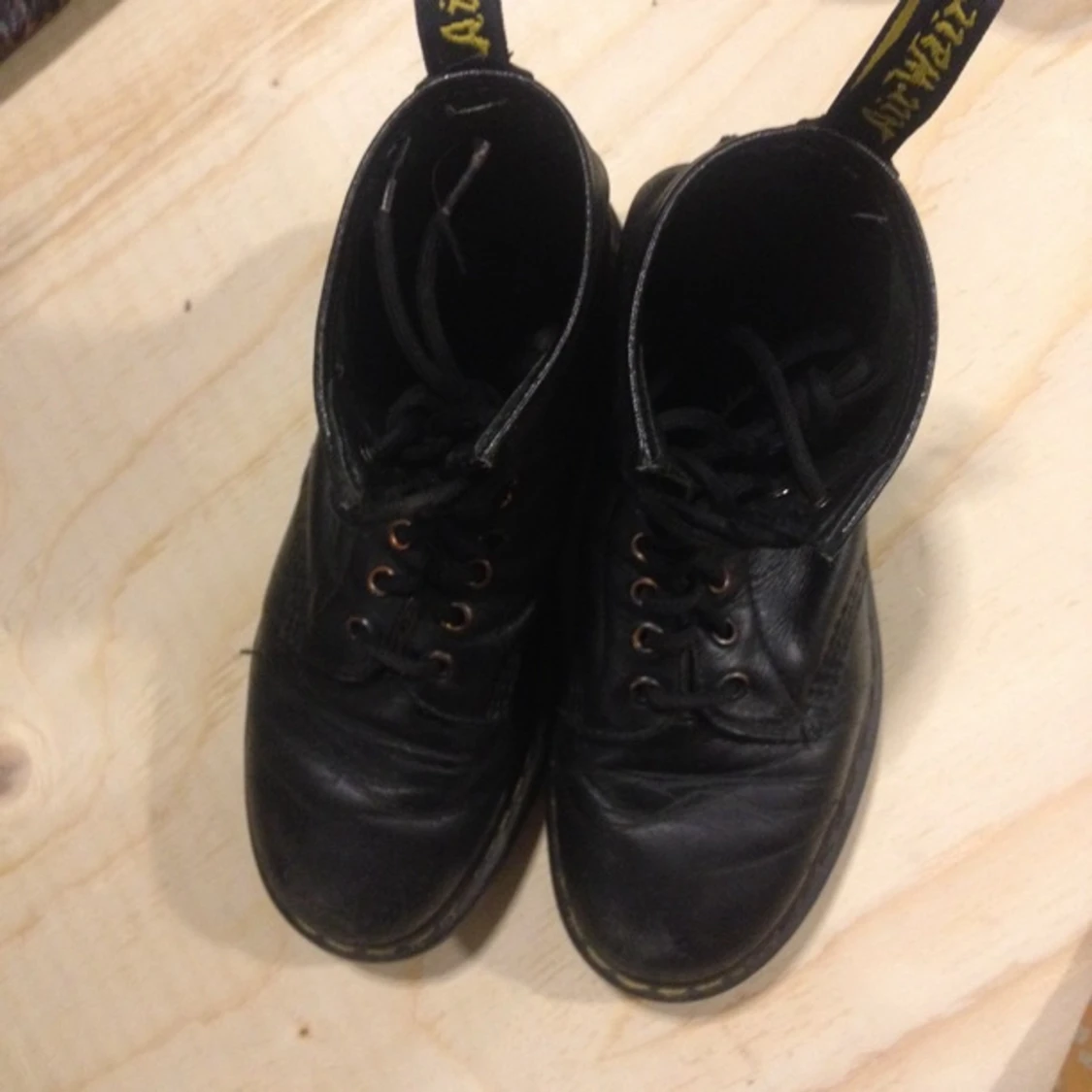 Dr martens, 6 hål, mjukt skinn i bra skick!  - 1415540639