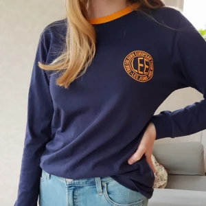  - Långärmad Lee tröja. Köptes på Carlings för 350kr. Sparsamt använd, är riktigt skön💕 Frakt ingår i priset!