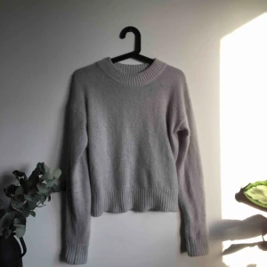  - Tröja i Angora köpt second hand i Amsterdam. I superbra skick. Frakt 40kr tilkommer. 