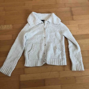  - Tjock härlig stickad kofta