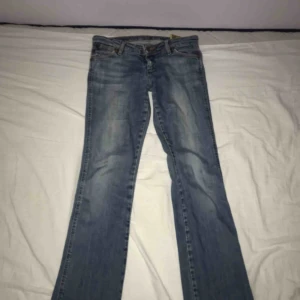  - Superfina bootcut jeans 