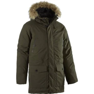  - Hade denna svarta jacka förra vintern och höll värmen bra tycker jag. Väldigt mysig måste jag säga att den är. Den har även fickor och är mycket jacka för pengarna. Den är i bra skick och har inte hoppats omkring i snön med :) kvitto finns även!   Kan frakta och mötas upp📩  