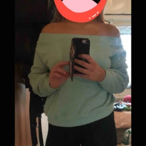  - En mycket fin axeltröja! Använd 2-3 gången😁