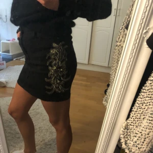  - Super snygg kjol från London. Nyskick. 
