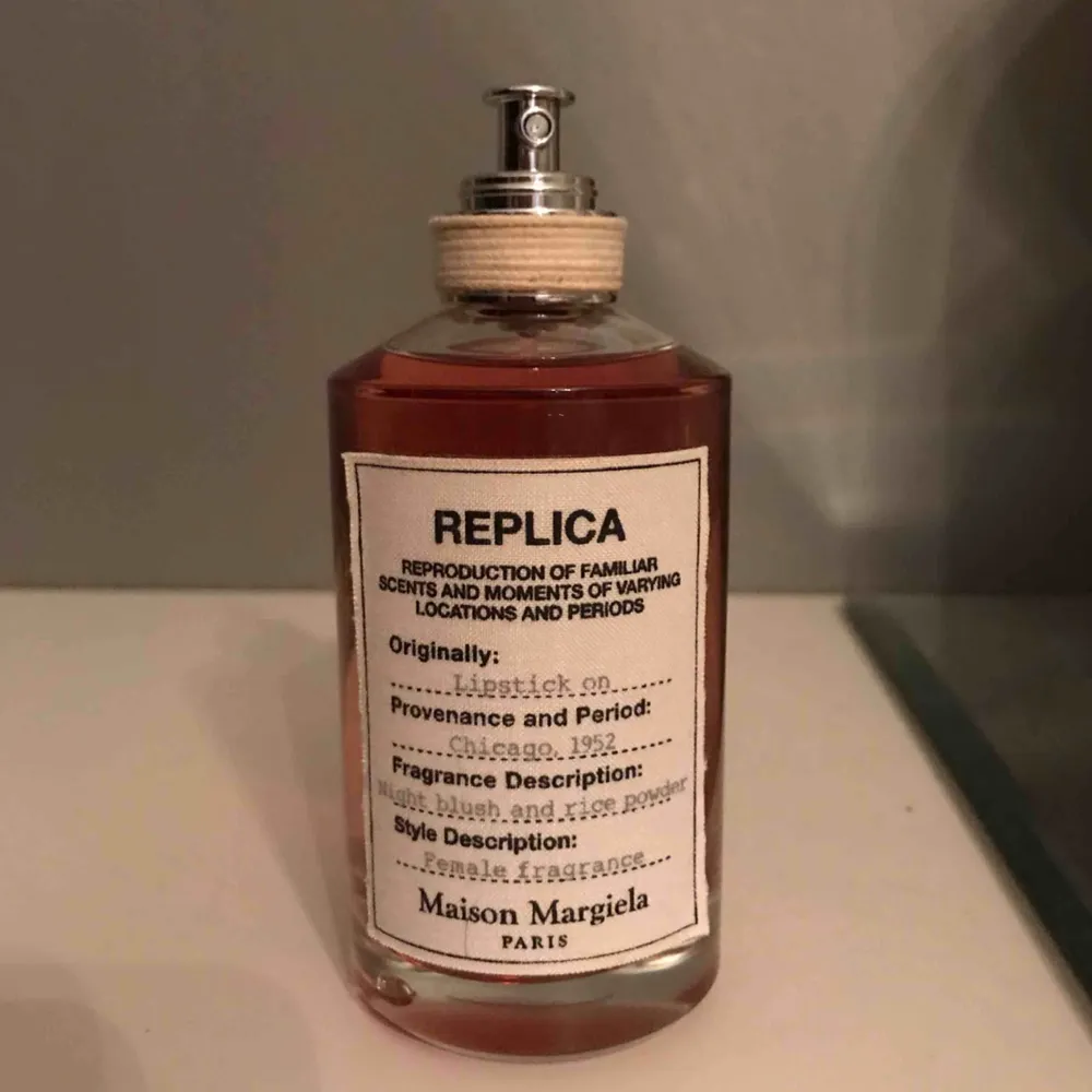 Parfym REPLICA  - Maison Margiela. 100 ml cirka 95ml kvar om inte mer. EdP. Frakt ingår. . Accessoarer.
