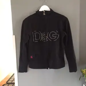 Dolce & Gabbana tröja med zipper Fint skick Frakt tillkommer Kan mötas upp i Helsingborg/Klippan