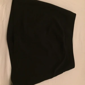  - Kjol från Cubus 
Frakt ingår inte inte i priset 