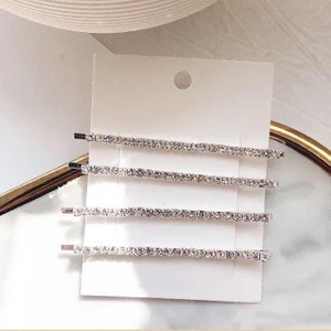 Hår klämma - Material: alloy + diamond Size: 7cm (tolerance: 0.1-0.5cm) Weight: 14.43 g Processing technology: electroplating