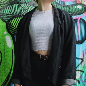 Blazer - En blazer med eget målat motiv på baksidan 🤍 Skriv för mer info. Upphämtning i Karlstad, annars står köparen för frakt.