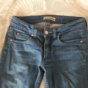 Vintage acne jeans - Jättesnygga vintage acne jeans från början av 2000- talet! Saknar defekter helt och hållet! Frakt ingår i priset♡