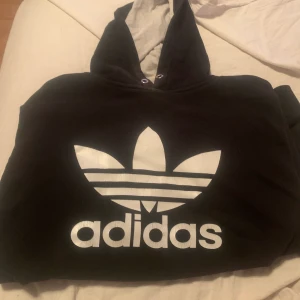 Adidas hoddie - Storlek xl
