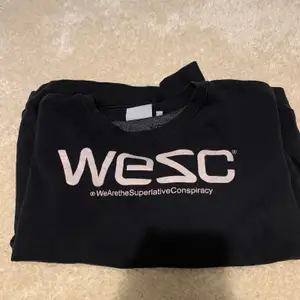 En sweatshirt ifrån WESC✨