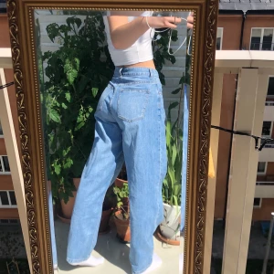 Raka jeans - Säljer dessa sköna och snygga jeans i storlek 34. Fraktar eller möts upp❤️ledande bud: 320+frakt