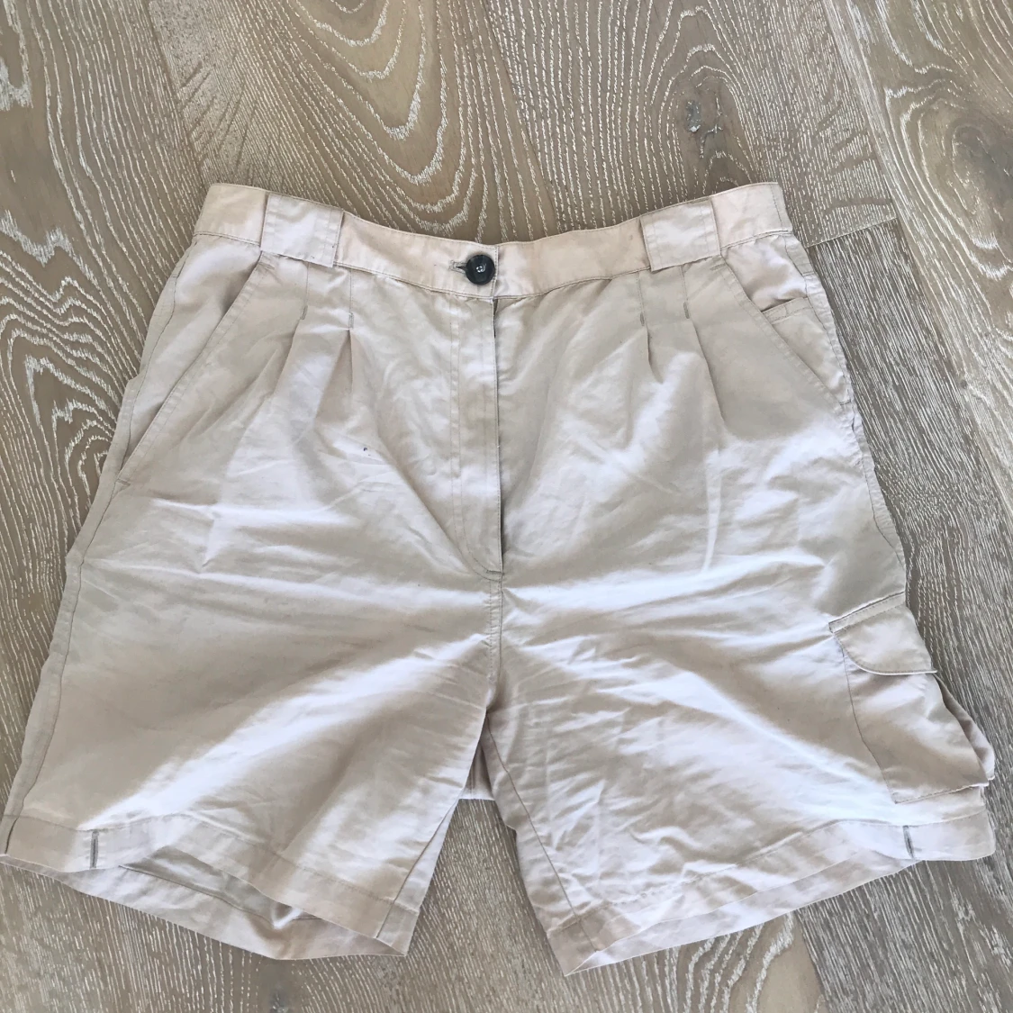 Beiga shorts  - 90
