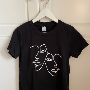 Snygg tshirt - Tshirt från VCP, säljer för 60 kr inkl frakt. Storlek S