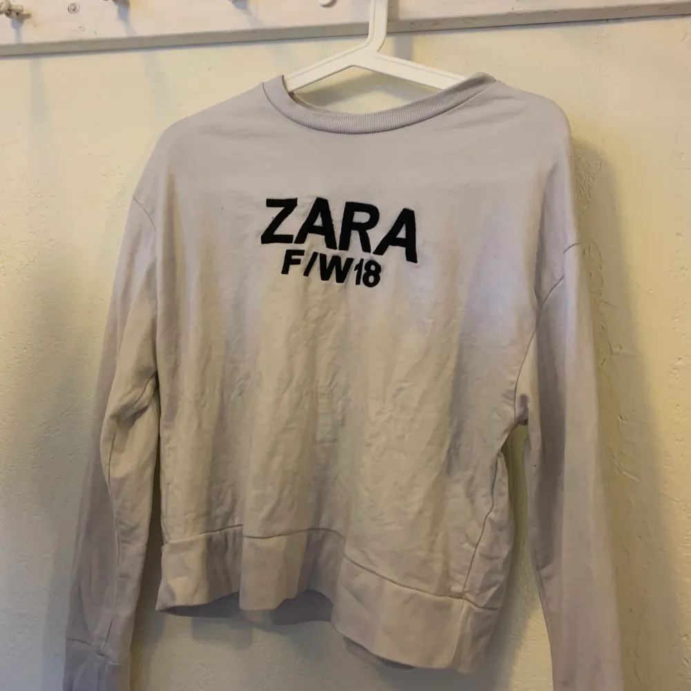 Tröja från Zara storlek S. 100kr + frakt. Tröjor & Koftor.