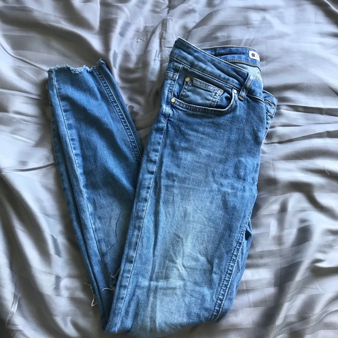 Jeans med hål