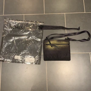 NemeN väska  - Oanvänd                                                                                                  BUD: Kan ta emot låga bud. Nypris 2200