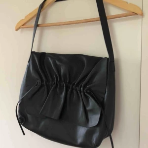  - Jättefin väska från Wera. Nypris 1000 kr. Väldigt fint skick. Köpare står för frakten