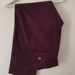  - Dickies 874 byxor i näst intill nyskick