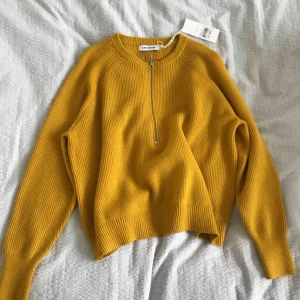  - Helt oanvänd fin tröja från CARIN WESTER. Ordinarie pris 399kr. Skön.